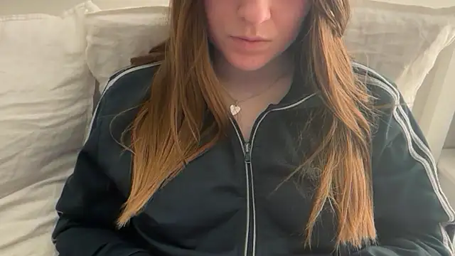 Chat +18 de Lucyschickt ao vivo