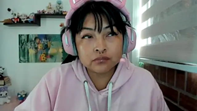 Shaddycute_n Live XXX chat