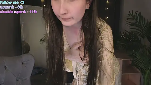 avrora_shy_ élő XXX-chatje