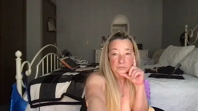 milf-Lacey webkamerás műsora