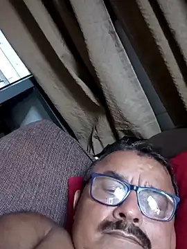 Misterymem63 Show in webcam