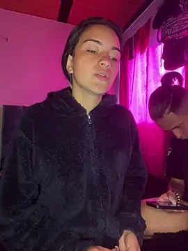 Chat XXX en directo de bliinkii_and_luka_