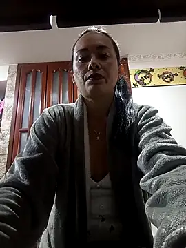 Erin_oficial Adlı Modelin Canlı XXX Sohbeti