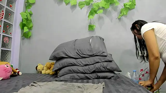 loveley_jenny élő XXX-chatje