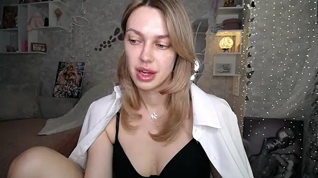 แชท XXX สดของ NickyAdamidi