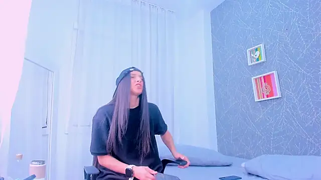 ViictoriiaSaenz 现场XXX聊天