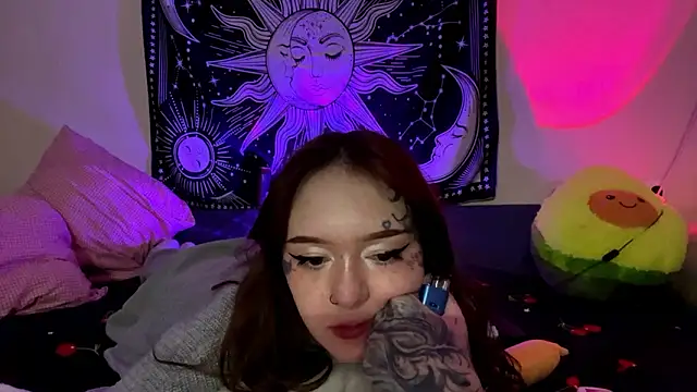 Show modela Littleways na web-kameri