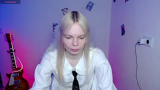 Emily_Nyaffee Live XXX Chat