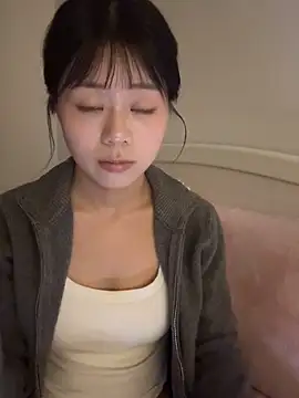 Nana-3のライブXXXチャット