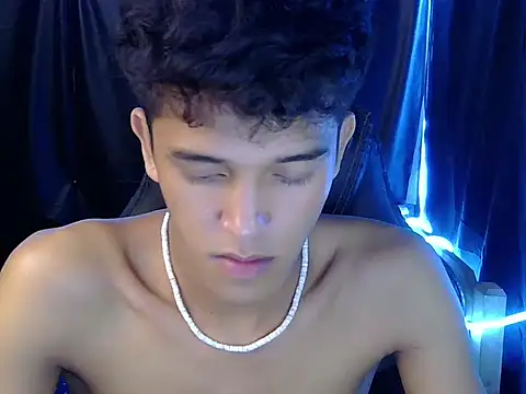 Show de hugekenbigcock na webcam