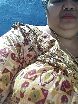 XXX chat uživo modela tamilthanushri