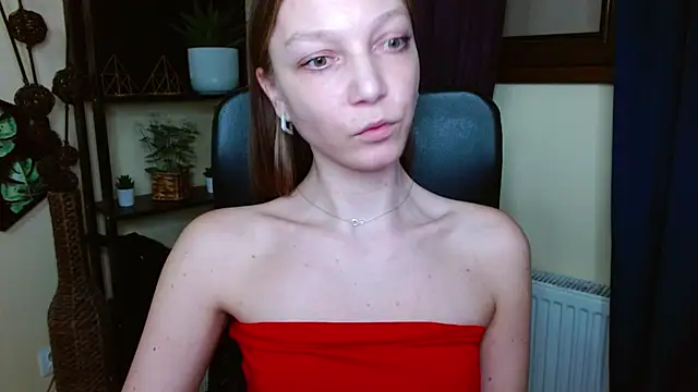 EmillyPlay: απευθείας συνομιλία ΧΧΧ