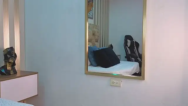 amara_queen_'s Live XXX Chat