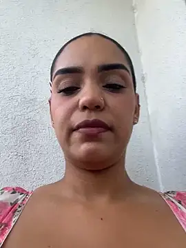 Chat XXX ao vivo de Sara-77