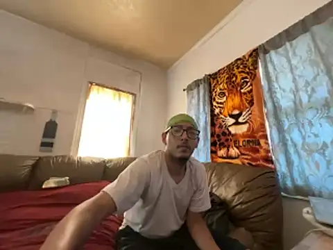 ThrowedWorldWide Pertunjukan Webcam