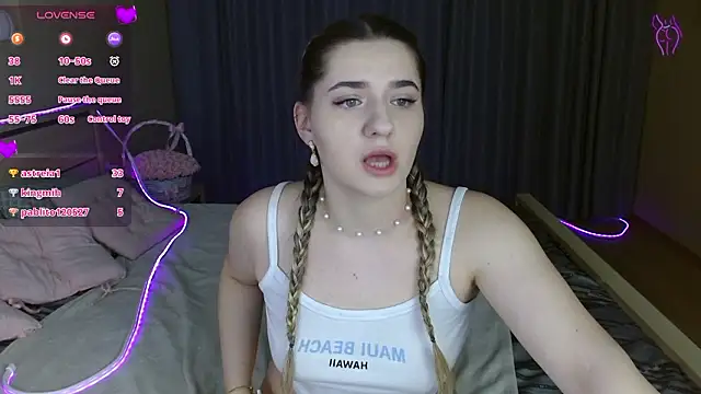 Smi1eF1ower's Live XXX Chat