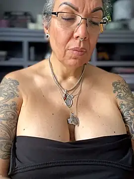 XXX chat uživo modela dieseldame1313