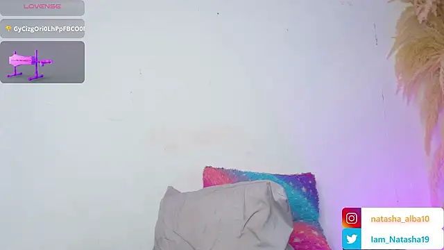 NatashaEgnath 即時 XXX 聊天