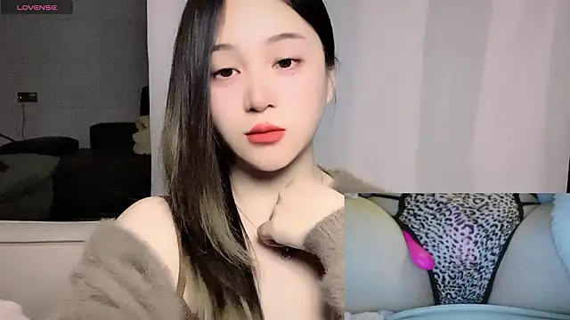 woaiqinqin élő XXX-chatje