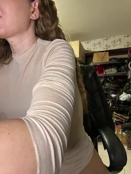 didihairypussyのウェブカメラショー