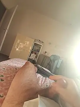 nico33000a: διαδικτυακό σόου στην κάμερα