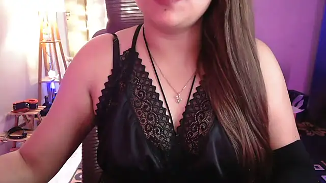 Mitikaa's Live XXX Chat