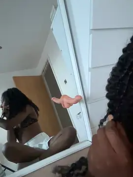 Chat +18 de CrystalMai_ ao vivo