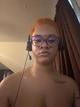 Živý XXX chat nickytheehawtie