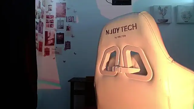 Chat +18 de InocentHeaven1 ao vivo