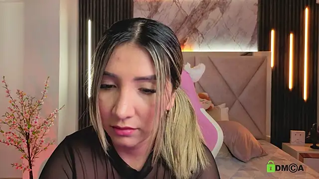 Happy_tits: απευθείας συνομιλία ΧΧΧ