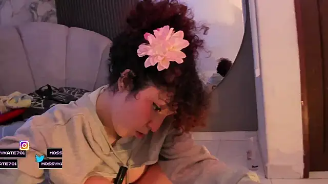 Katemoss70 Chat XXX in diretta