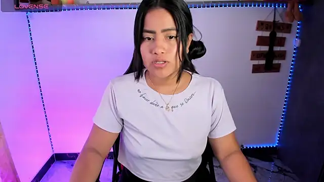 Chatroom XXX en direct de vickylatina_