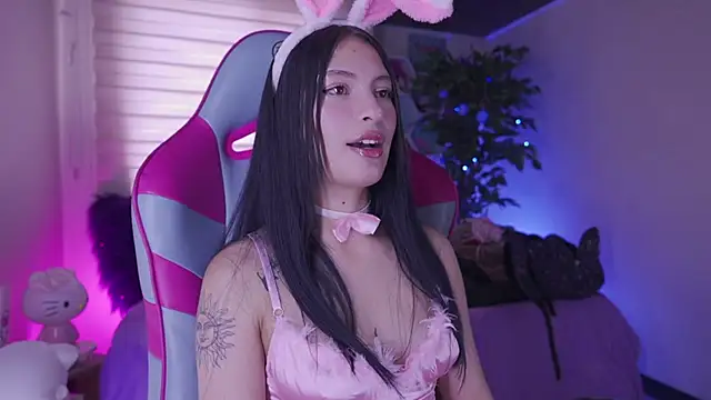 Rebecah_1's Live XXX Chat