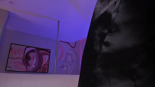 ErikaBenz_ élő XXX-chatje