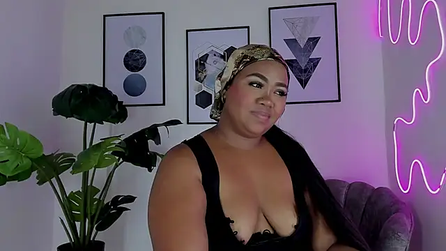 lore-curvy – Kamerová šou