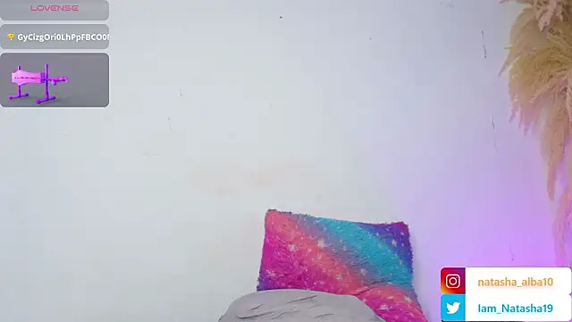 NatashaEgnath Chat XXX live