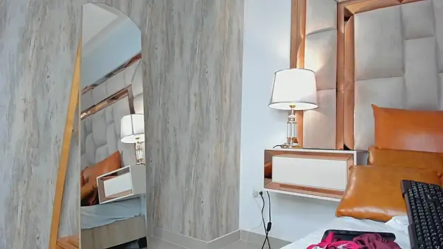 ValentinaBreats Chat XXX in diretta