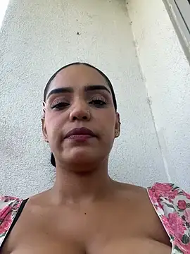 Sara-77's Live XXX Chat