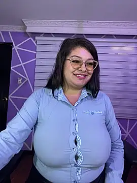 MiiaaJoness' Webcam Show