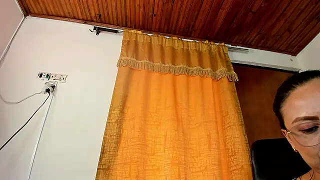 AngieLafourcade – Naživo XXX chat