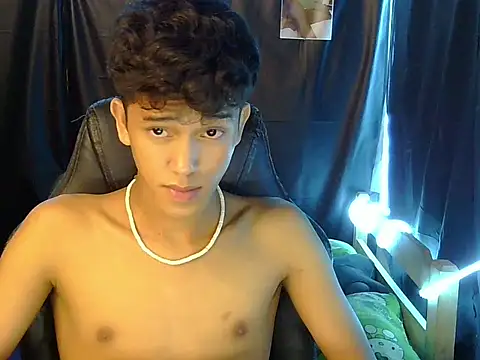 Chat +18 de hugekenbigcock ao vivo