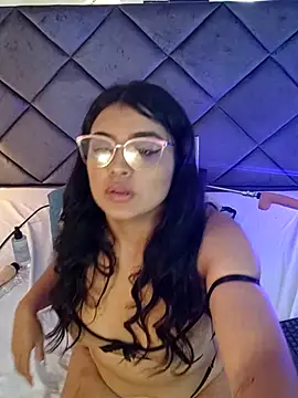 AlmaRios' Live XXX Chat