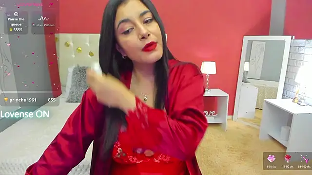 Chat +18 de Hannahsmiith2 ao vivo