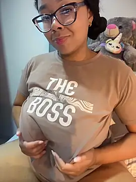 Pokazy przed kamerką – XMara