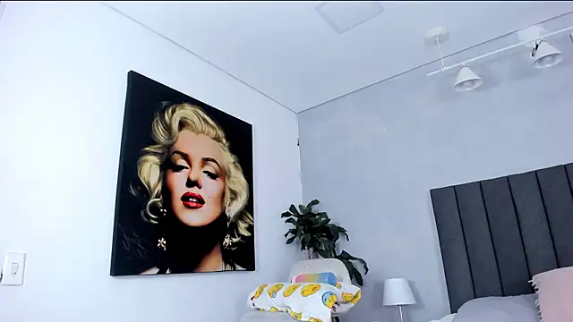 Chat +18 de kendra_london ao vivo