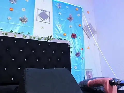 kataleyaRoux's Live XXX Chat