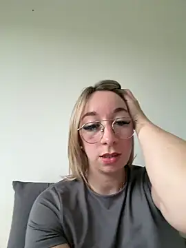 Giuliana_baby: онлайн-секс-чат