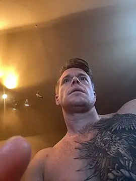 Chat XXX en directo de DILFiGuess1