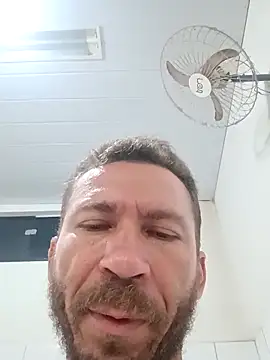 Chat XXX en directo de RobertoLuiz84