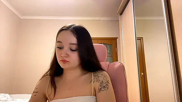 TrulaPhay: вебкам-шоу